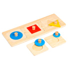 Idealne pierwsze puzzle dla maluszka. Zestaw zawiera drewniane pudełko, pokrywki z otworami oraz pasujące do nich różnorodne kształty. Geometryczne puzzle Montessori dla dzieci, wspierające rozwój koncentracji, rozwiązywania problemów i zdolności manualnych poprzez układanie kształtów i rozmiarów.
