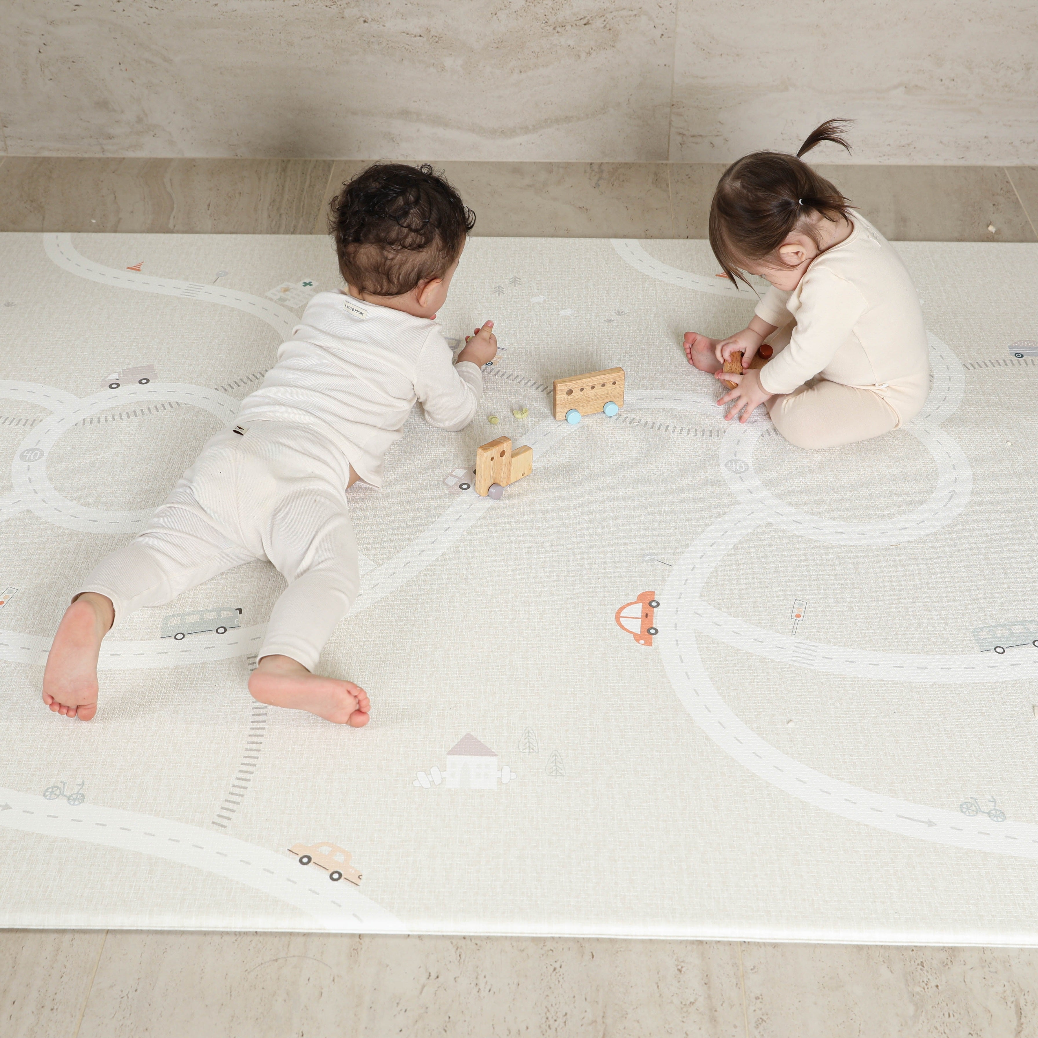 Mata Dwinguler Mono Road M – minimalistyczny wzór drogi inspirujący do kreatywnej zabawy, antypoślizgowa pianka 12 mm