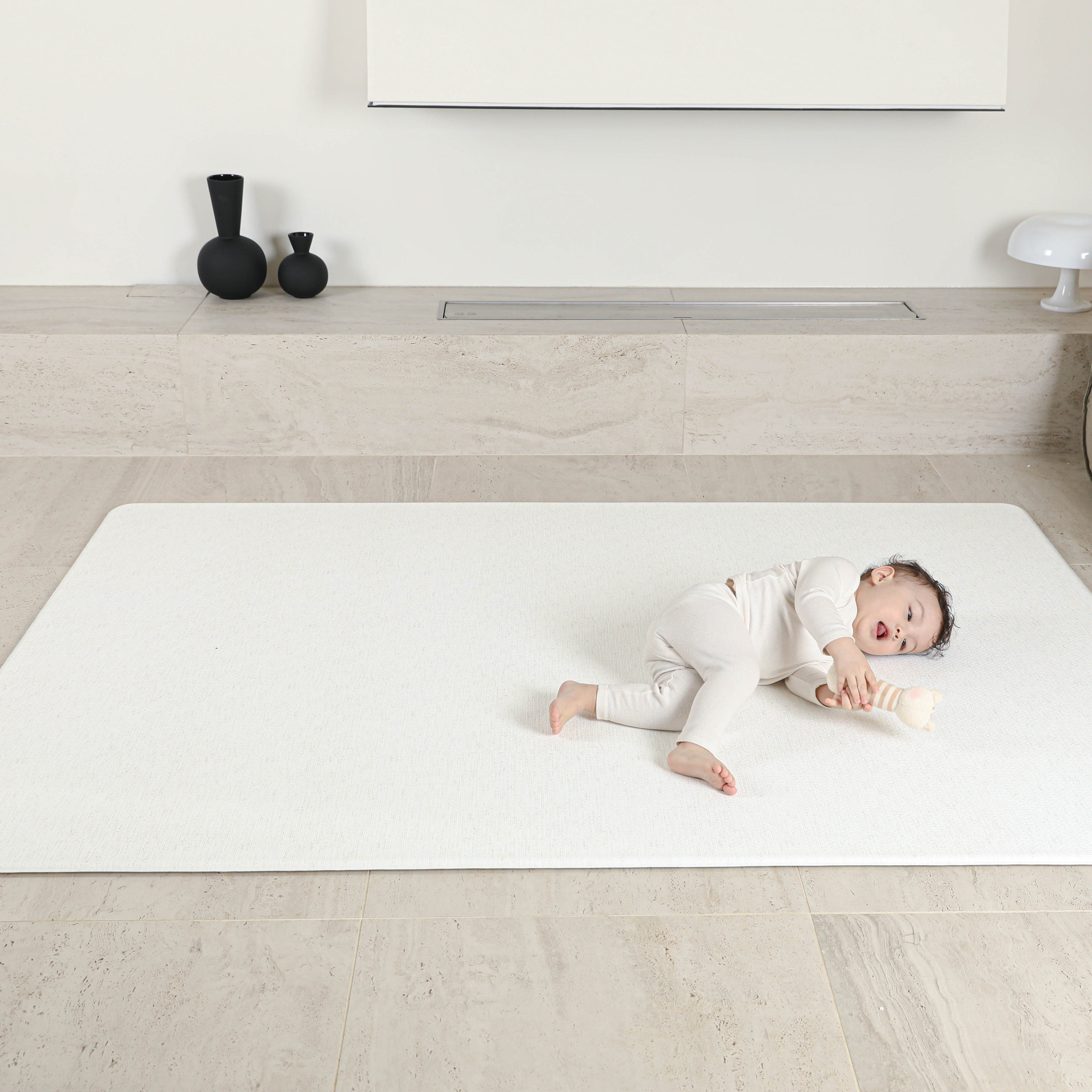 Mata Dwinguler Soft Animals M w pokoju dziecięcym – elegancki design jak dywan, wspiera rozwój motoryczny 0–7 lat