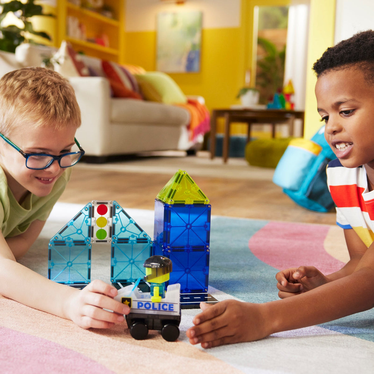 MAGNA-TILES Police Patrol – zabawa dziecka