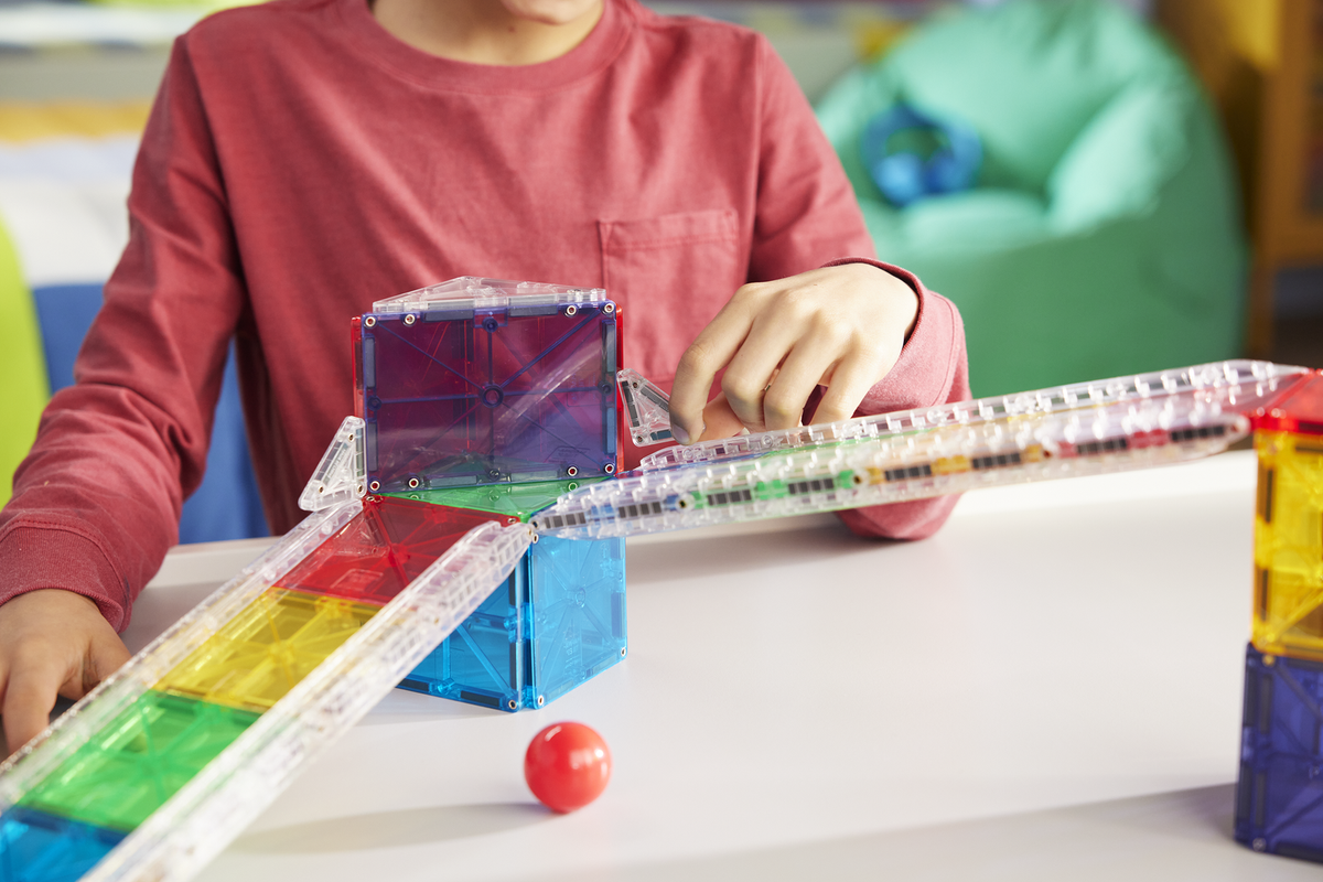 MAGNA-TILES Rail Racers – rampa i zakręt