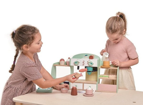 Drewniana kawiarenka – zabawkowa kawiarenka z ekspresem do kawy, filiżankami, ciasteczkami, tosterem i akcesoriami, idealna do zabawy w odgrywanie ról.