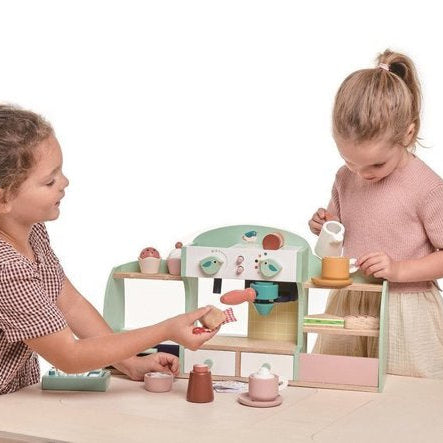 Drewniana kawiarenka – zabawkowa kawiarenka z ekspresem do kawy, filiżankami, ciasteczkami, tosterem i akcesoriami, idealna do zabawy w odgrywanie ról.