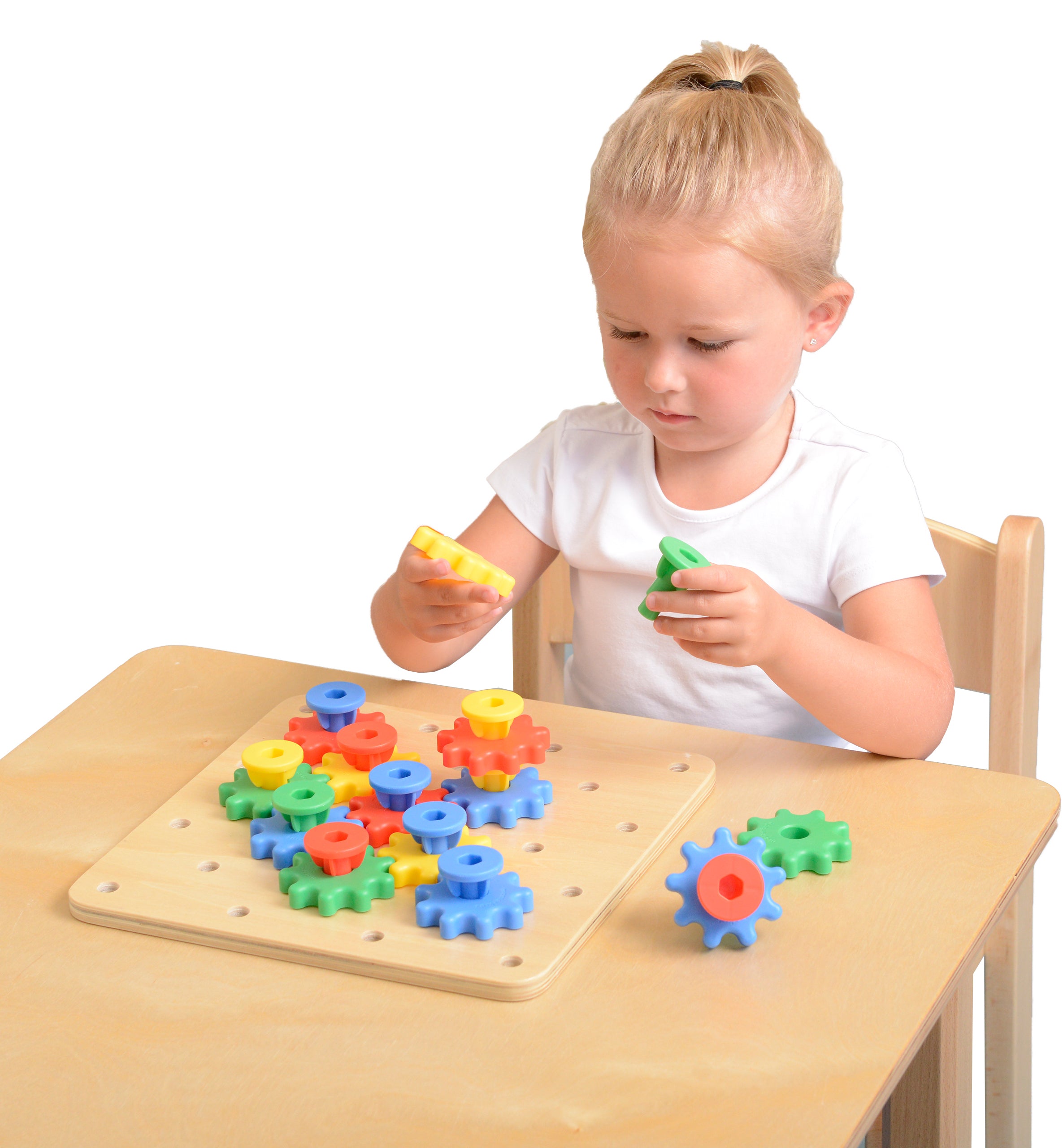 To edukacyjna zabawka, która pozwala dzieciom tworzyć działające mechanizmy z kolorowych kół zębatych. Zabawa rozwija zdolności manualne, logiczne myślenie i umiejętności przestrzenne, ucząc dzieci o ruchu obrotowym, zasadach działania maszyn i efektywności mechanizmów. 