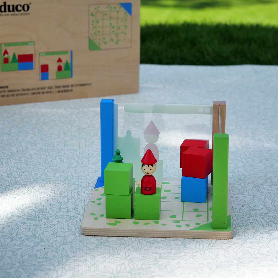 Gra przestrzenna Montessori Educo – drewniane klocki do budowania i karty z widokami z różnych perspektyw