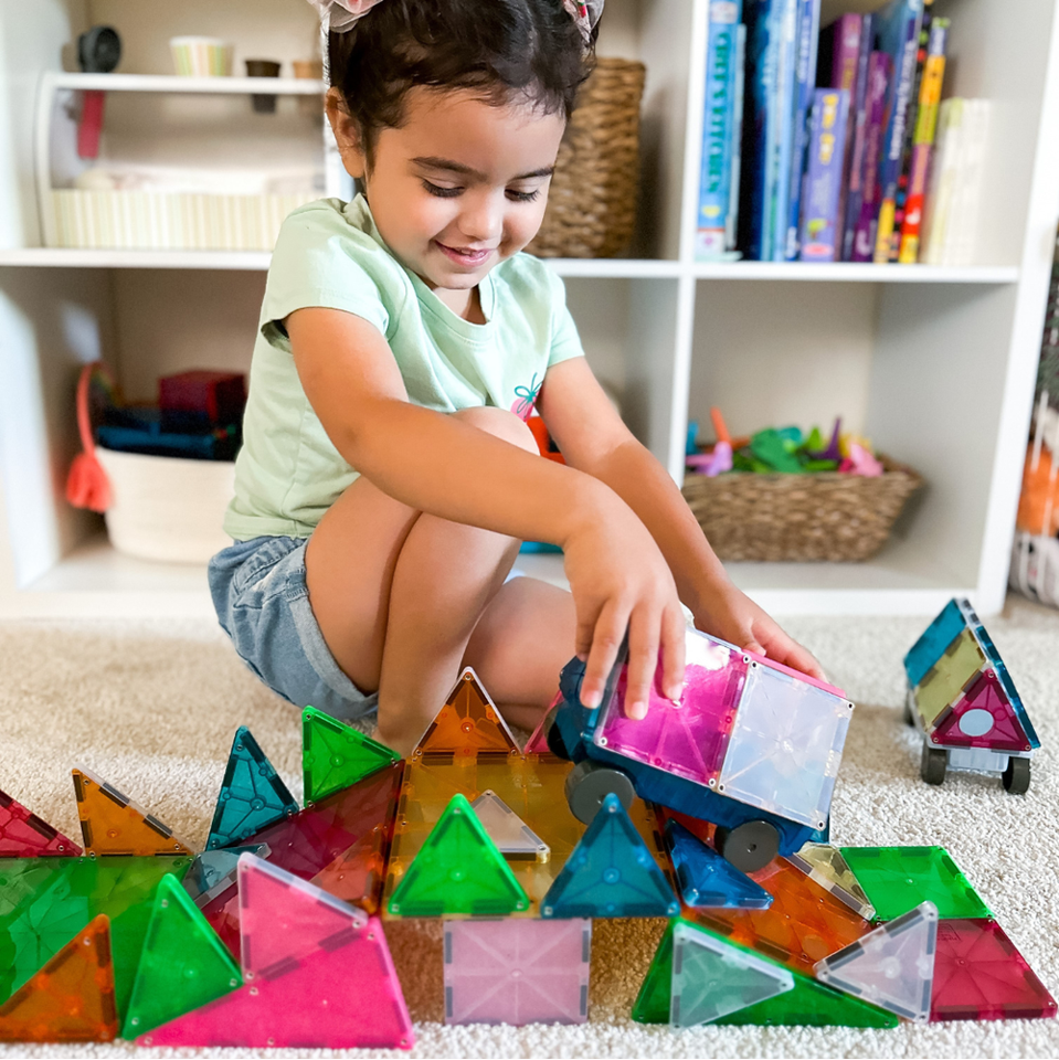 MAGNA-TILES Grand Prix – elementy zestawu