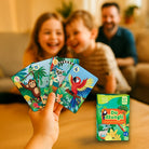 Rodzina gra w Do Dżungli – karty o poręcznym formacie idealnie dopasowane do rączek przedszkolaka, gra rodzinna od 3 lat